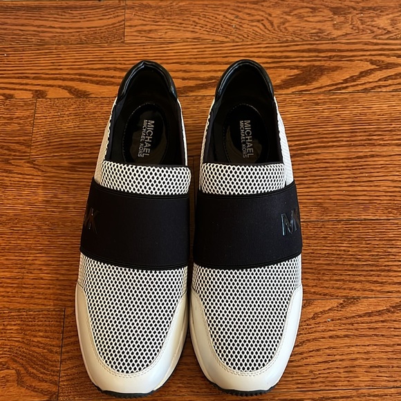 Michael Kors Women’s Slip On Sneaker Trainer - Picture 2 of 6